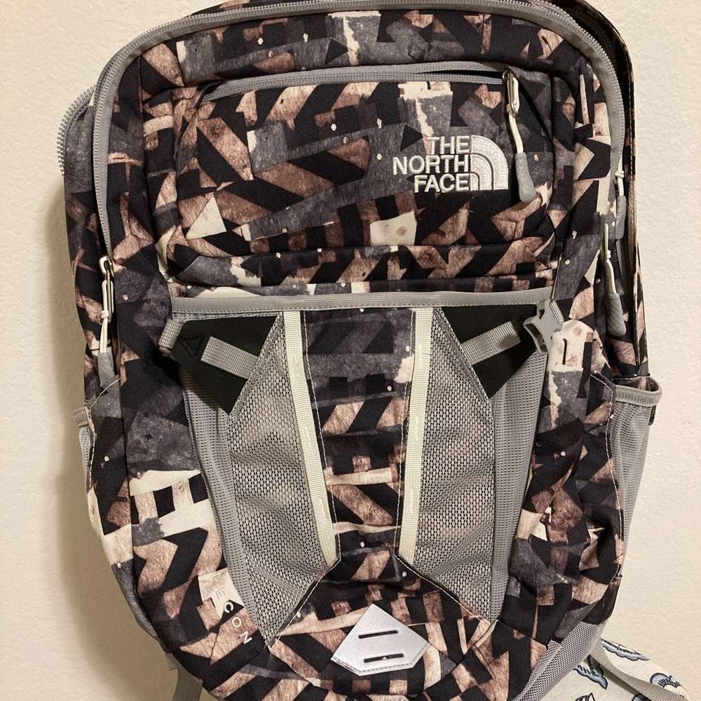 The North Face Women's 31L Recon Backpack - Vintage White Pieces Print